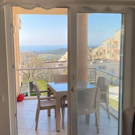 Golf Tesisinde Deniz Manzarali,havuzlutatil...pea6